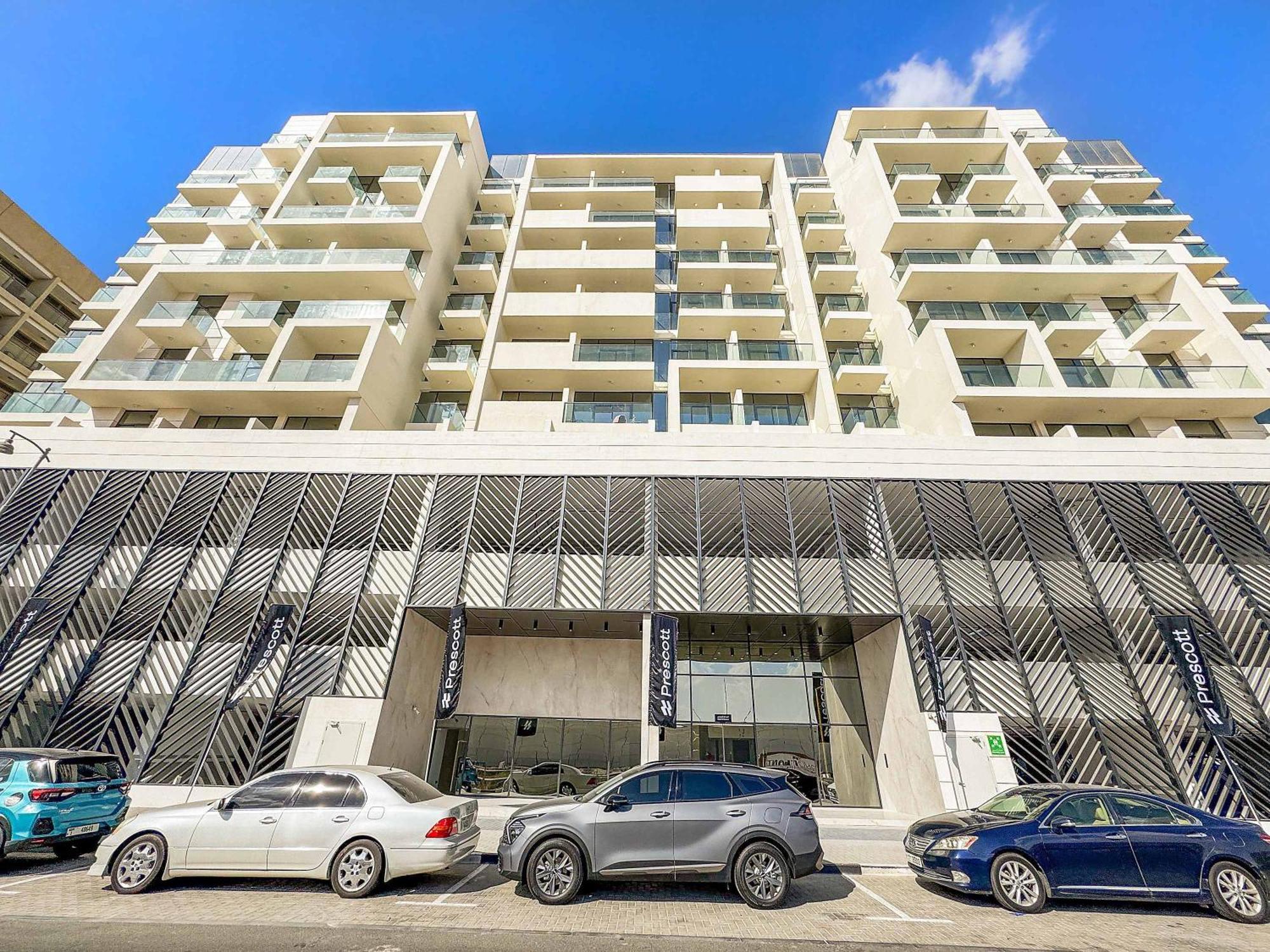 Charming New With Pool And Gym In Al Furjan Apartment